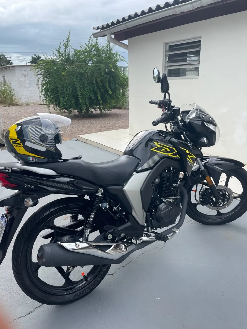 Suzuki Dk 150cc 2024 12.000km mil km só 