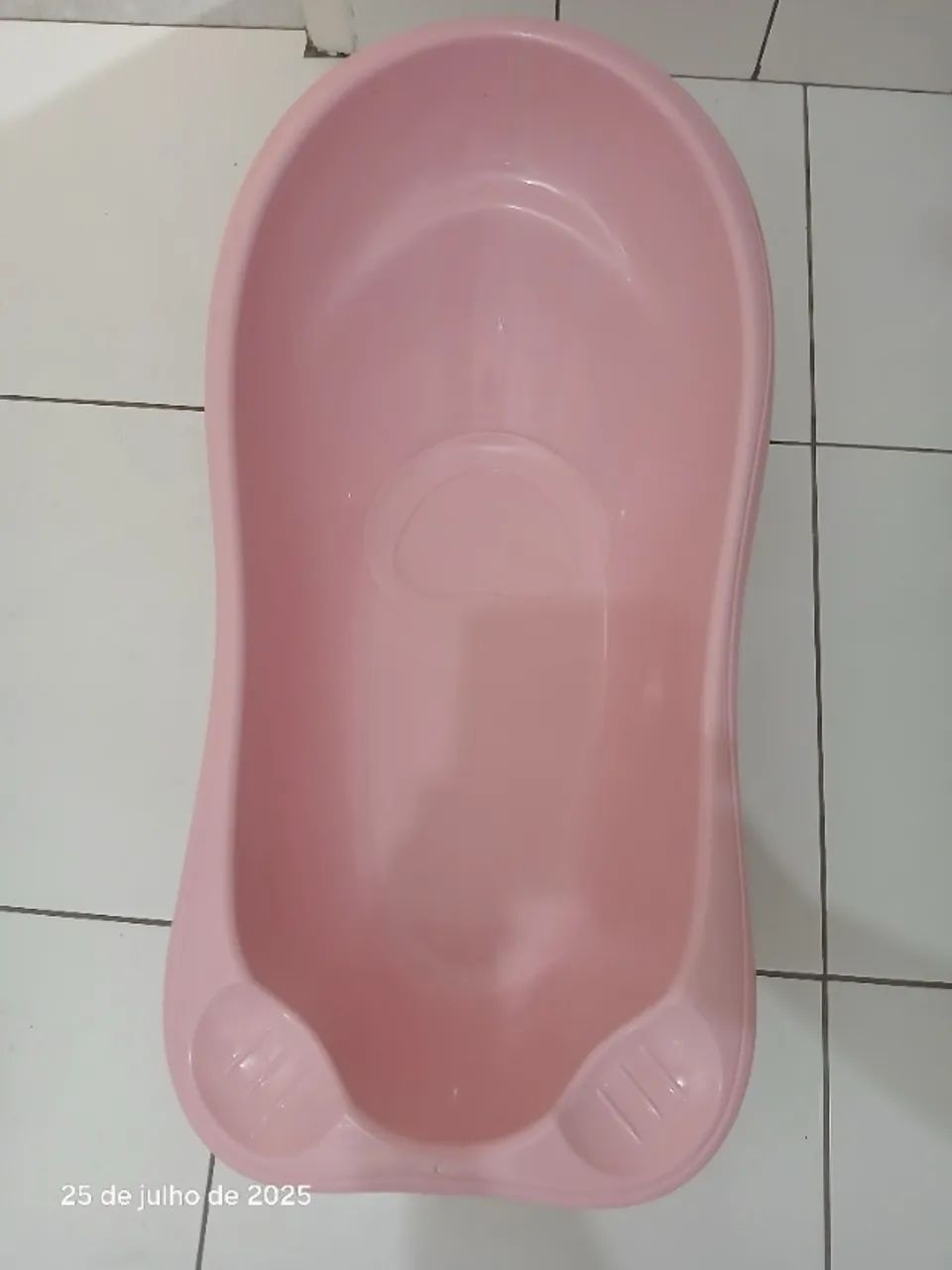 Banheira plástica cor rosa