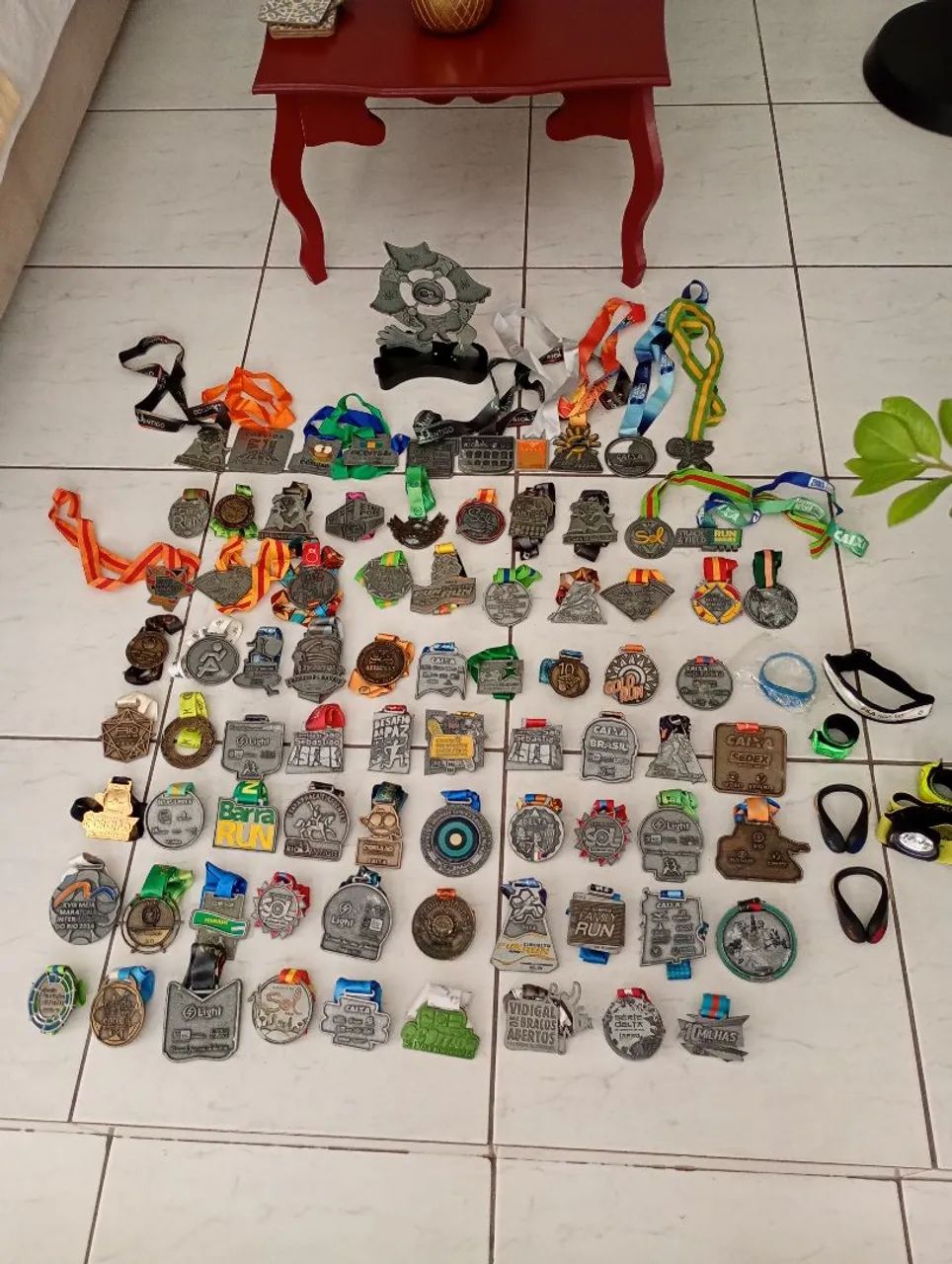 SÃO 71MEDALHAS VÁRIDAS DE PARTICIPAÇÕES EM CORRIDAS E MARATONAS NO RIO UMA SUPER COLEÇÃO 