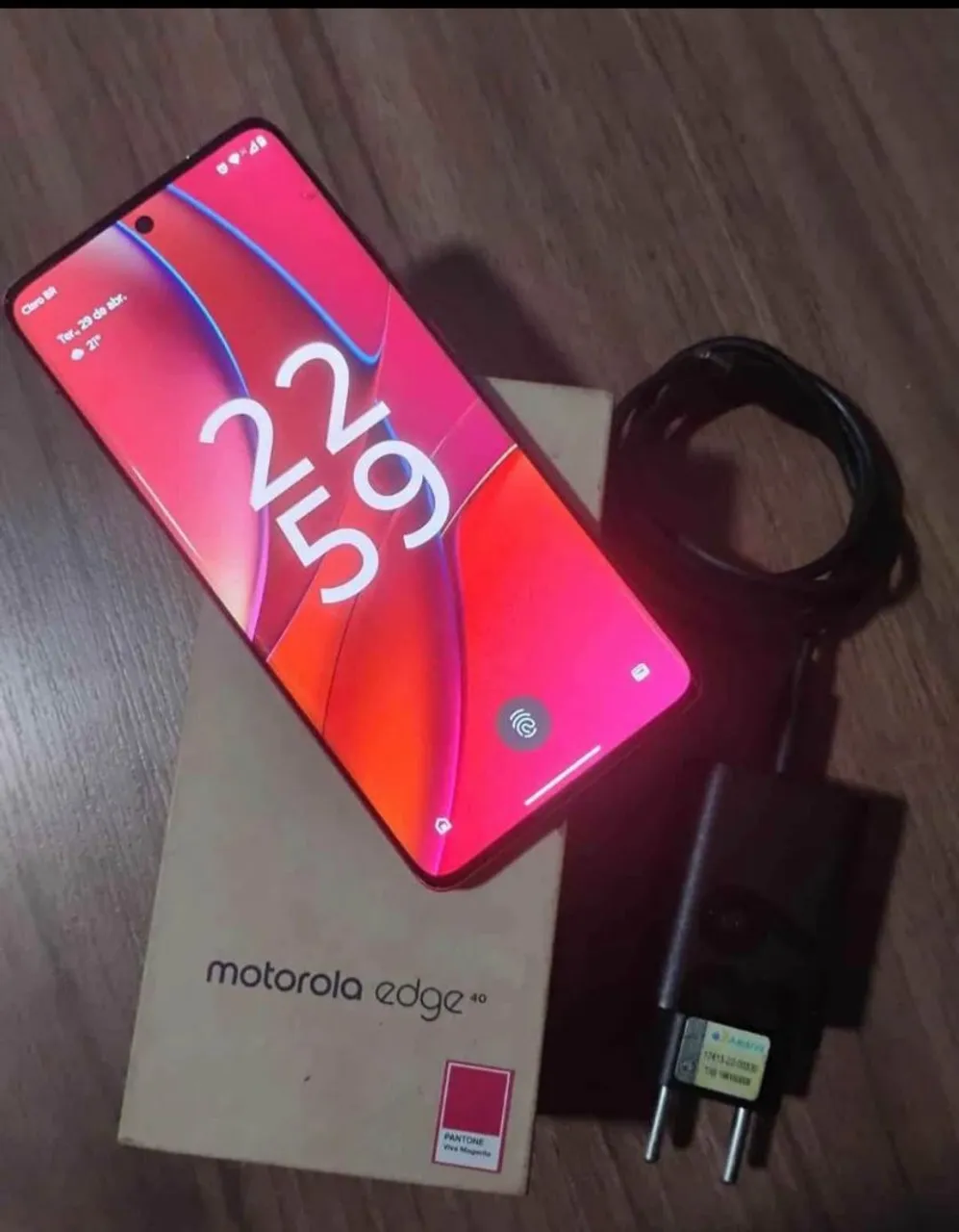 Moto edge 40