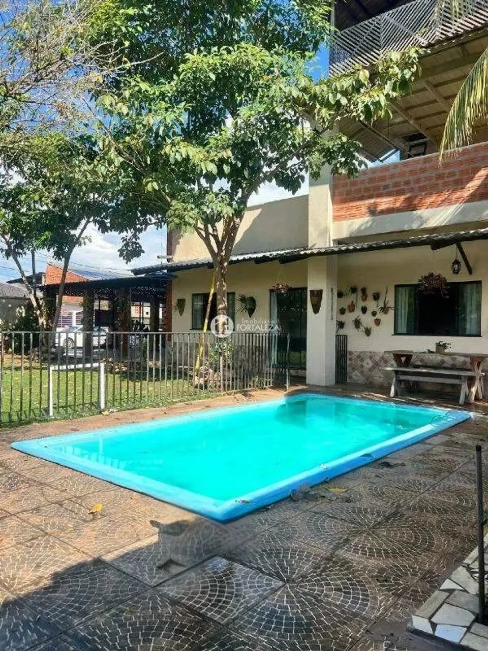 VENDO CASA + TERRENO com 552m², piscina, 3 quartos, 2 suítes - Pedro Roseno - Rio Branco
