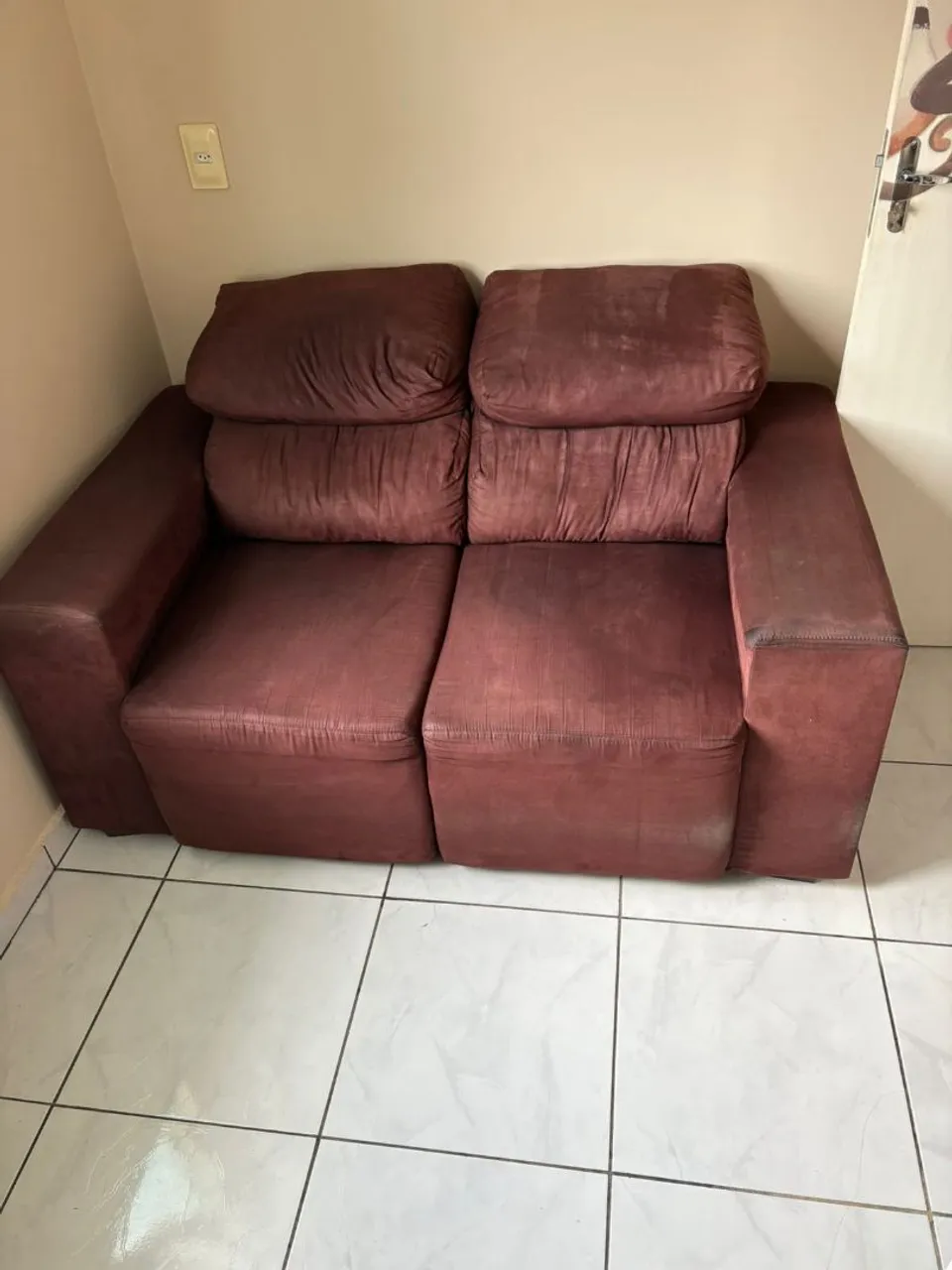 Sofá retrátil 2 lugares em bom estado