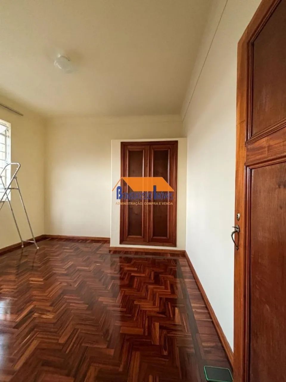 Prédio comercial e residencial com 2 moradias e 5 lojas, Bairro Concórdia, Belo Horizonte/ - Foto 5