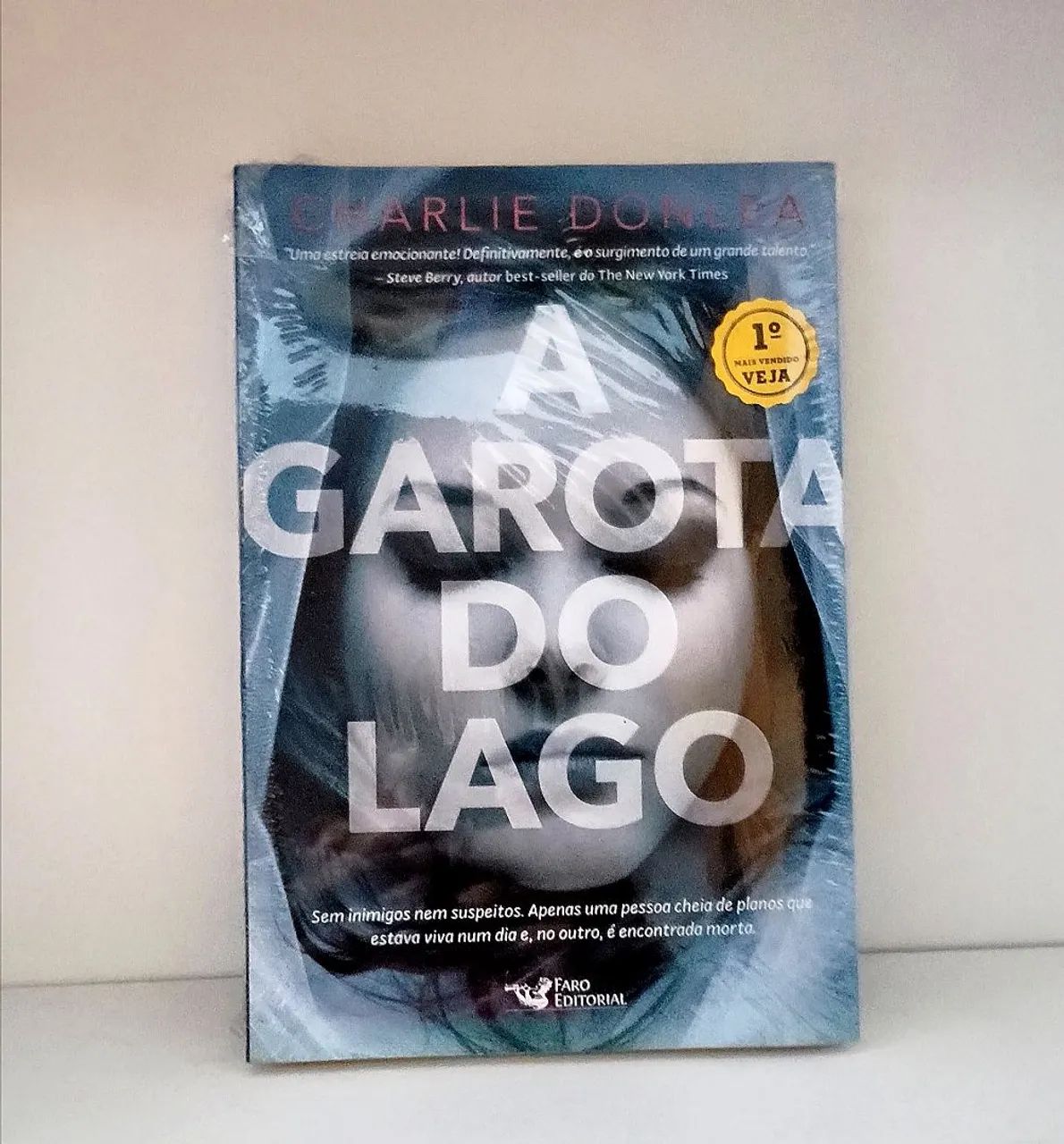 livro a garota do lago charlie donlea editora faro suspense nerd geek - Foto 4