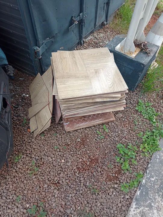 Piso cerâmica, desenho madeira  - Foto 2