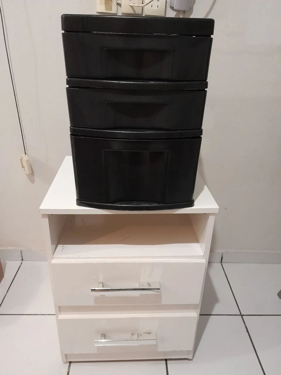 Criado mudo 3 gavetas + gaveteiro de chão 3 gavetas 