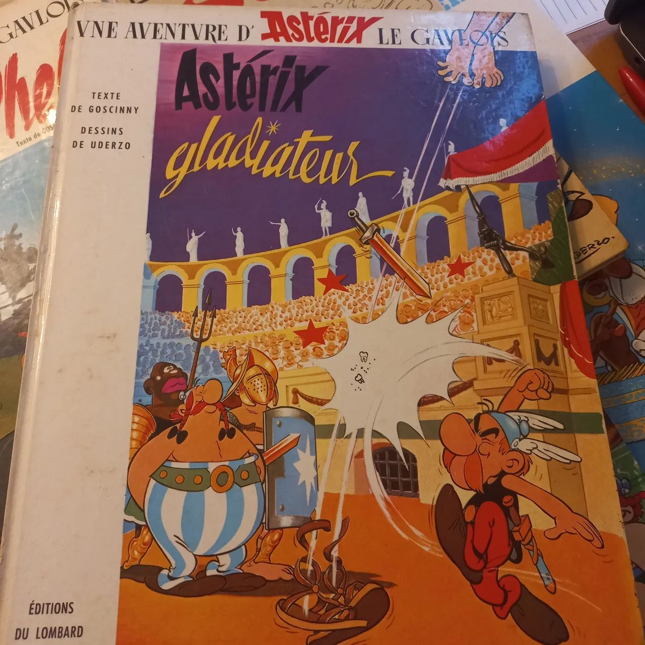 Coleção de Quadrinhos Asterix - Edições Antigas - Foto 2
