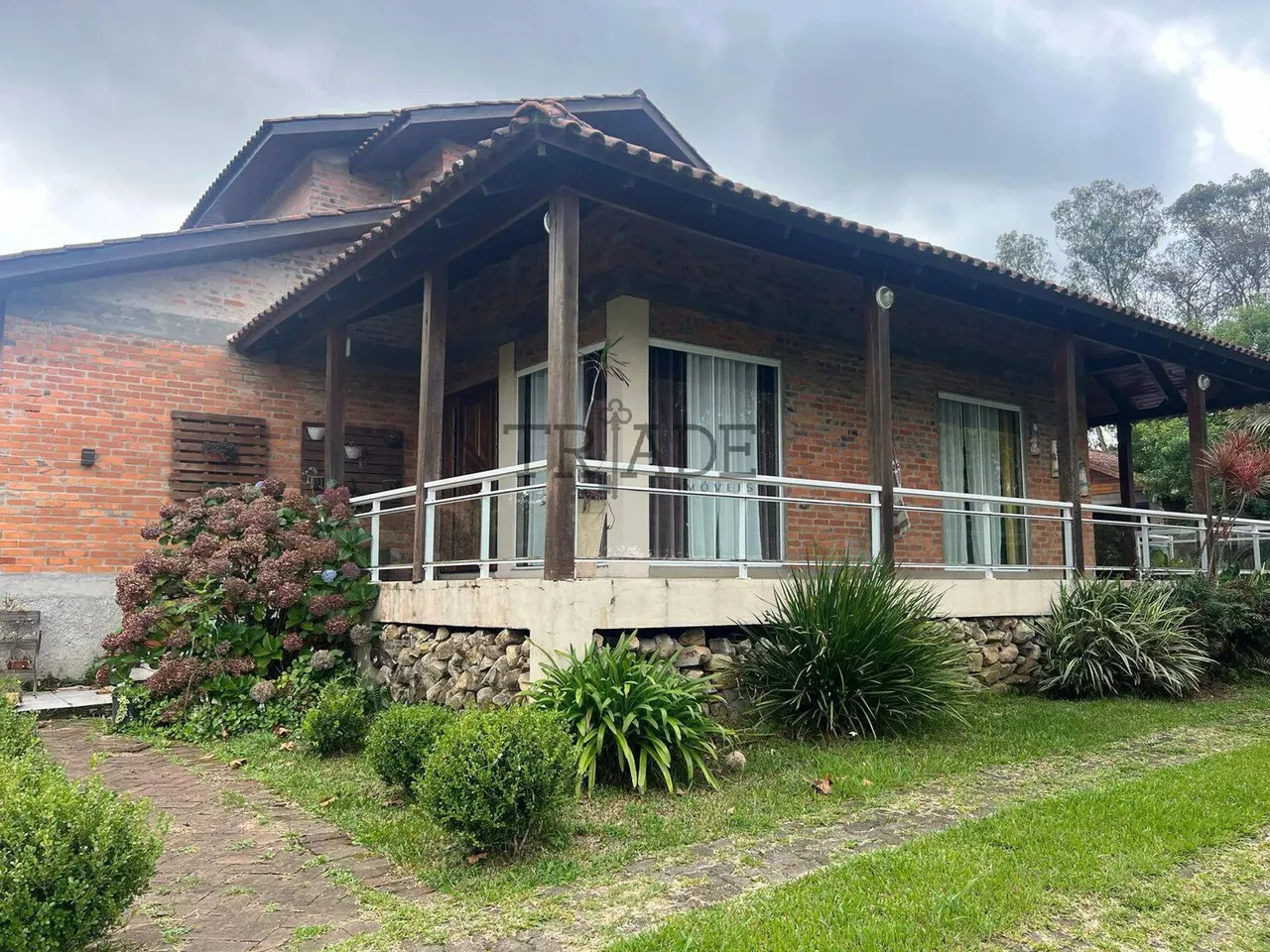 CASA INDEPENDENTE EM GALÓPOLIS