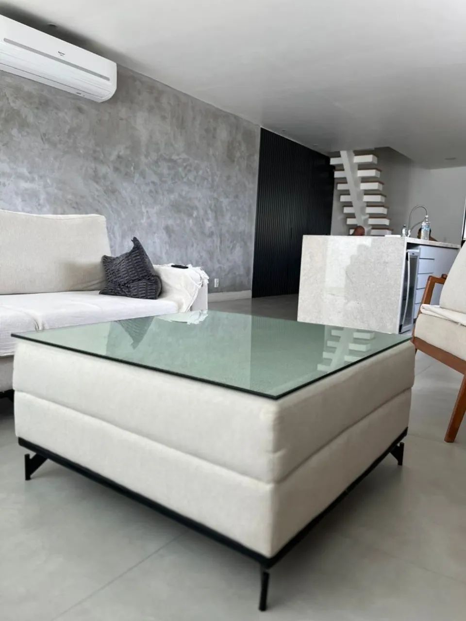 Puff Quadrado com Tampo de Vidro 90x90. - Foto 2