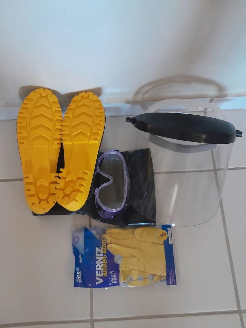 Kit Completo de Proteção: Macacão e Botas - Foto 4