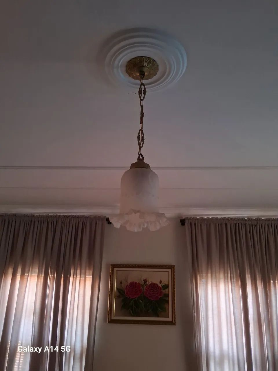 Lustre em bronze com Cúpula de Vidro