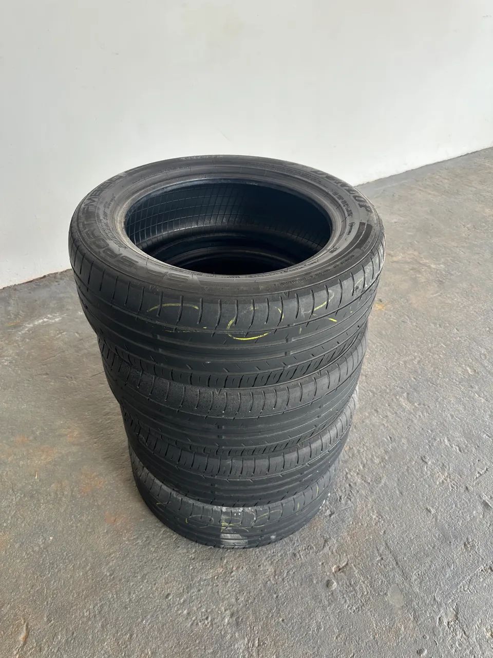 Pneu Dunlop Importado 205/55/16 oportunidade 