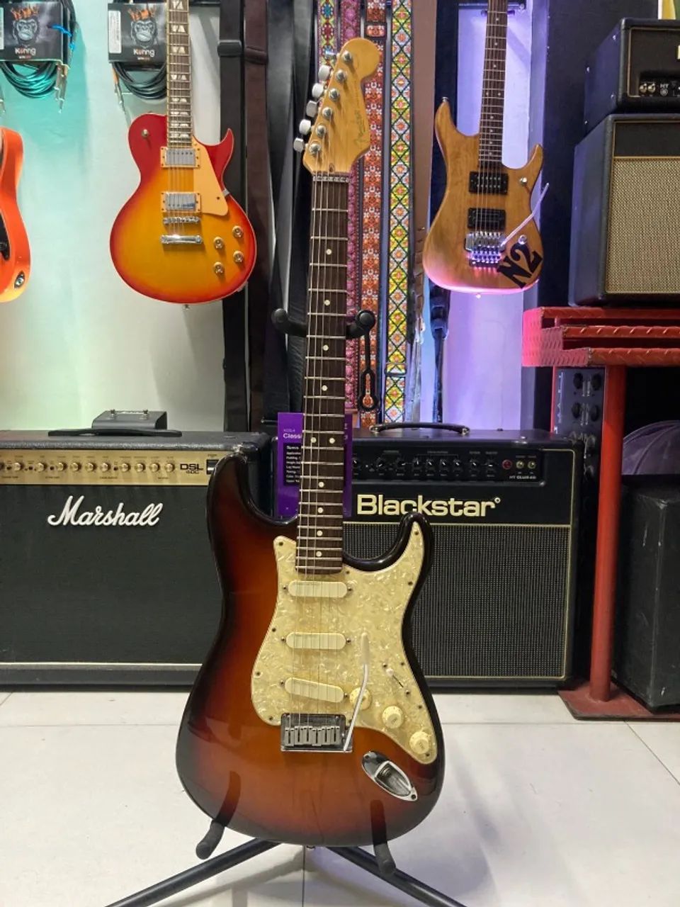 Guitarra Fender Stratocaster Plus Deluxe Americana - Instrumentos