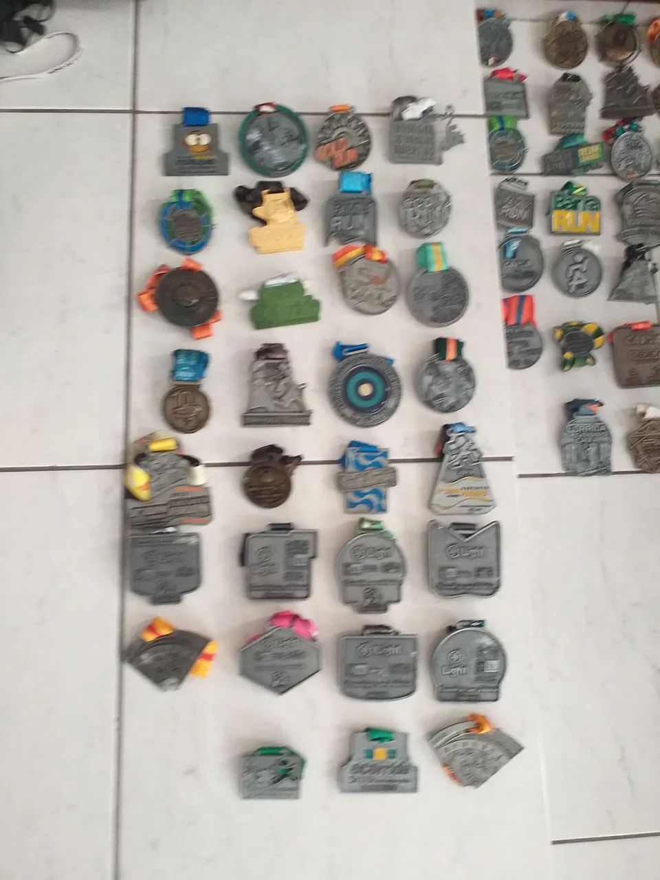 COLEÇÃO DE MEDALHAS DE CORRIDAS DE VÁRIOS EVENTOS OCORRIDOS NO RIO DE JANEIRO SÃO 71 TOTAl - Foto 6