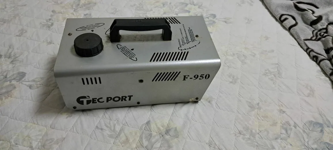 Máquina de fumaça GEEC PORT F-950