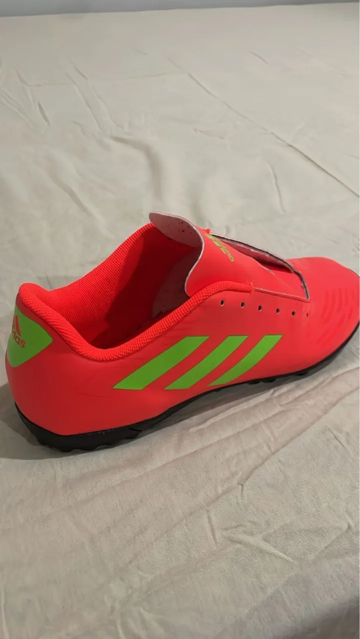 Chuteira Adidas Predator