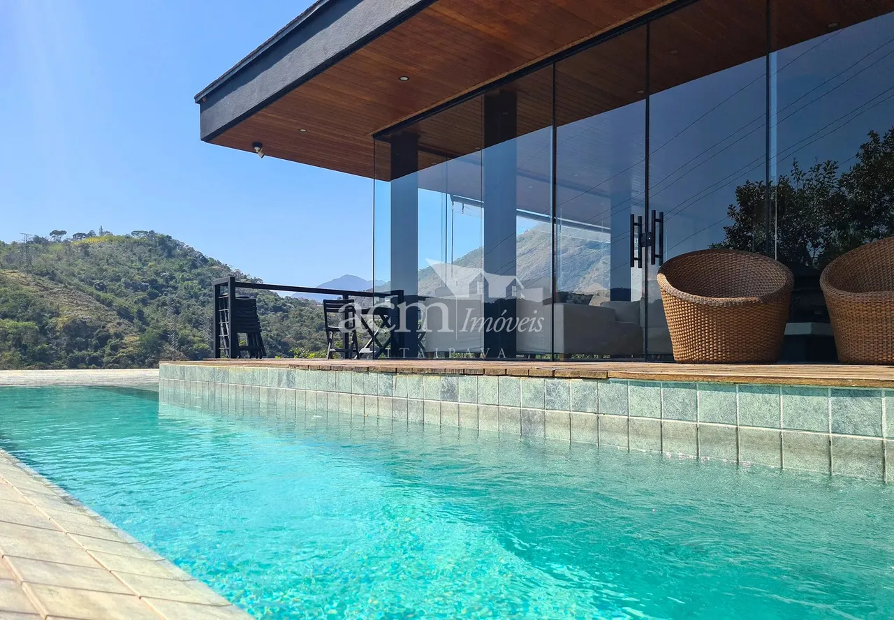 Condomínio Quinta do Lago. Casa linear com 4 suítes, linda vista