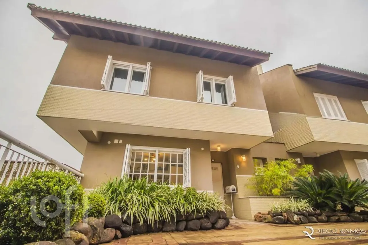 Casa à venda em Vila Jardim com 337 m², 4 quartos, 2 suítes, 3 vagas