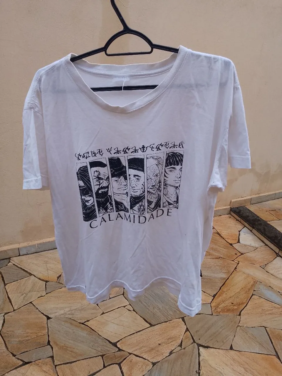Camiseta Branca Ordem Paranormal - Escriptas (Tamanho P)