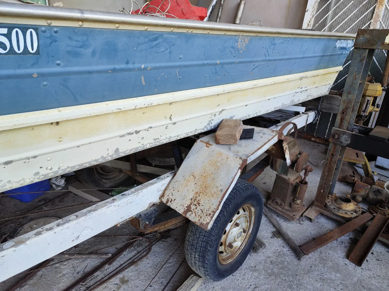 Barco para pescaria ou lazer