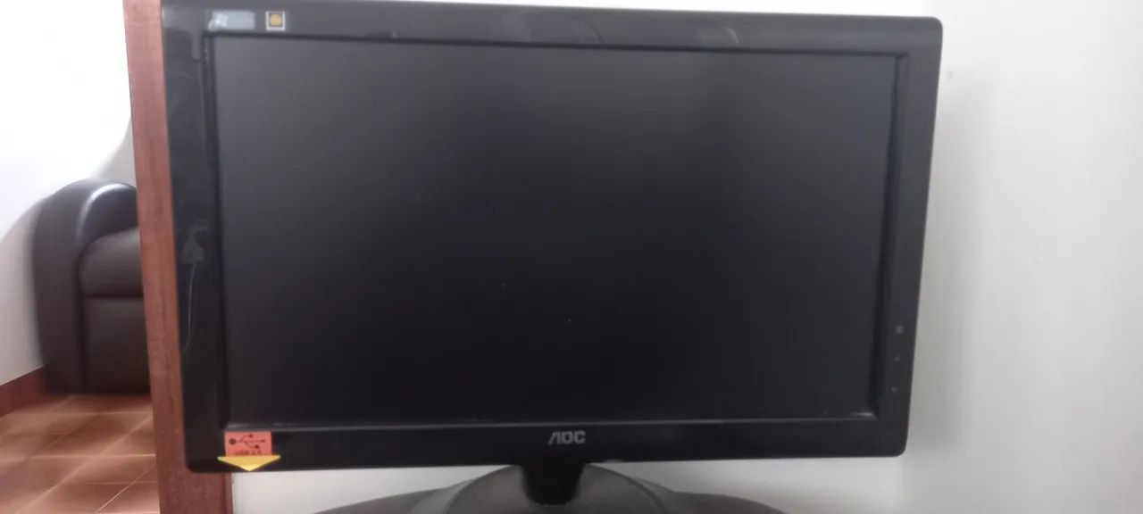 Monitor AOC 22 polegadas, entrada VGA