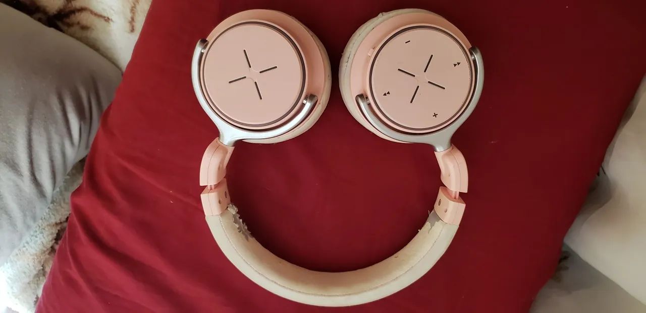 Fone de Ouvido First Blood com Fio Rosa 