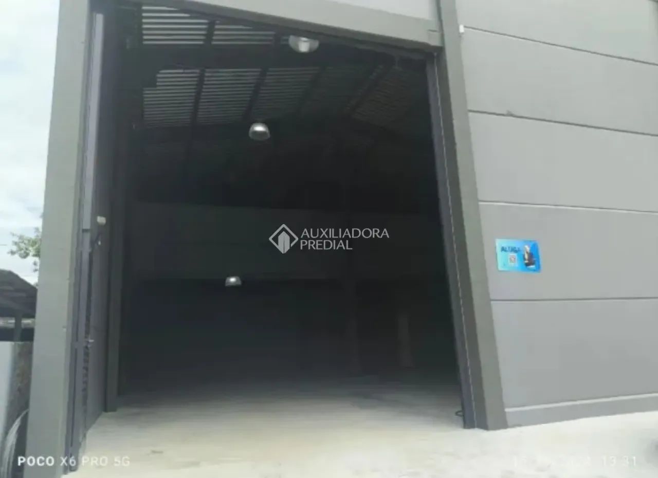 Galpão Novo 300m² para Alugar na Varzea do Ranchinho Galpão 14x25 Novo Mezanino Mede 6x14