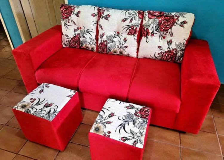 Sofá fixo 3 Lugares NOVO com 2 puff - Foto 3