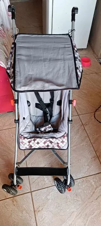 Carrinho de Bebê - Dobrável e Leve