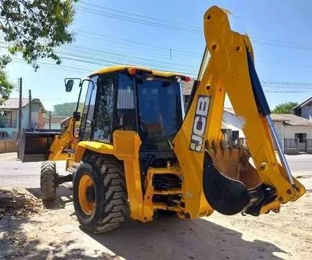 Retroescavadeira JCB 2017