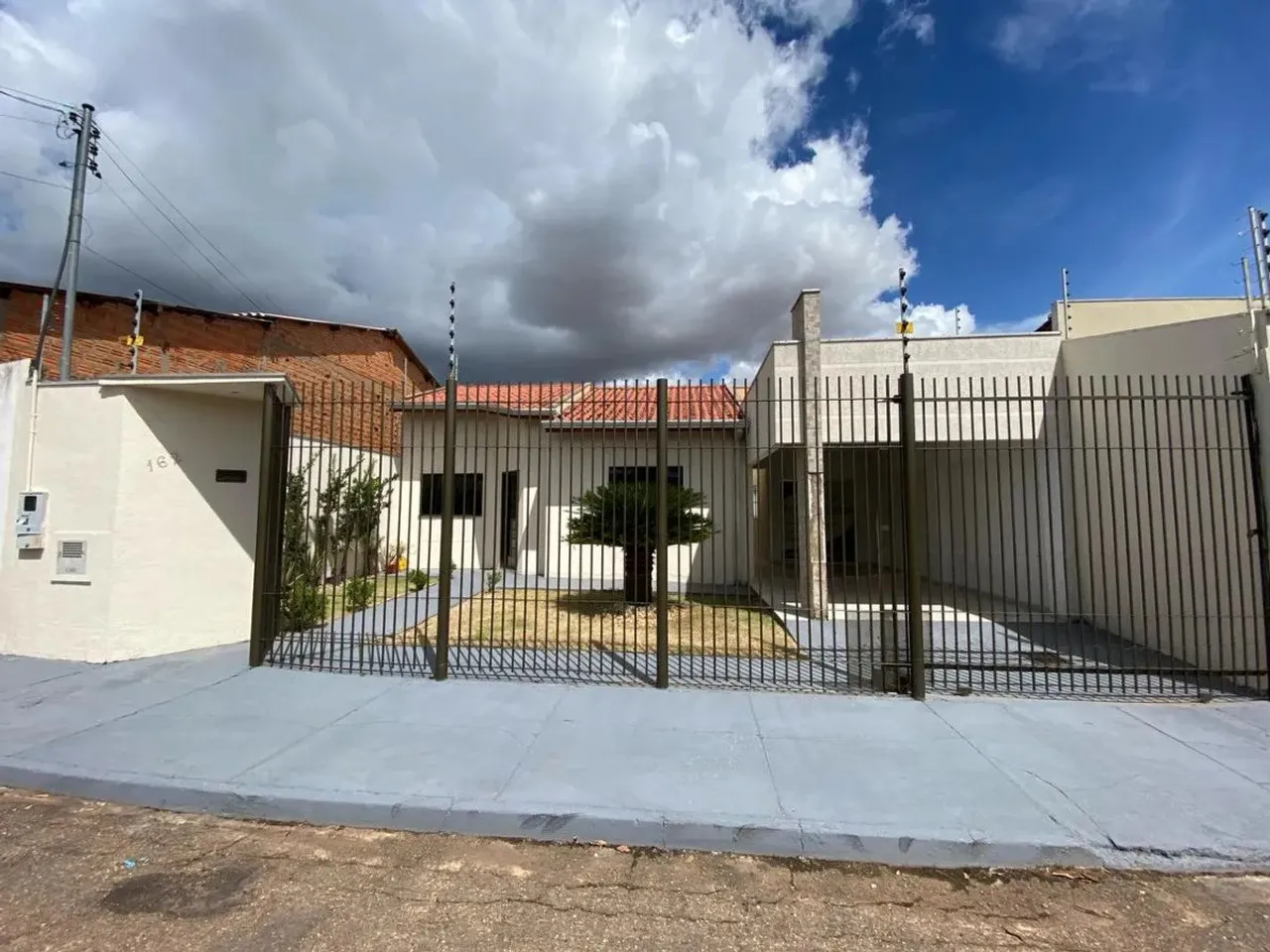 Casa tipo para venda com 3 quartos, 159m²