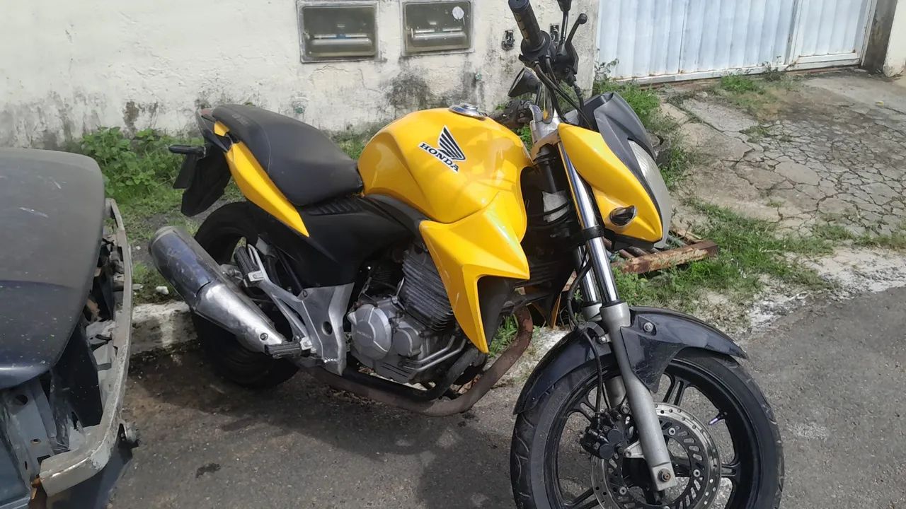 Vendo uma 300 ou troca por carro 