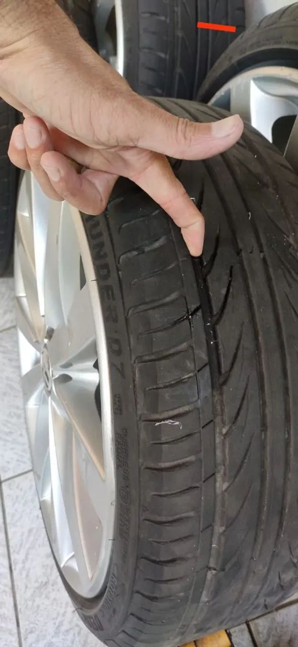 Rodas do jetta aro 17 com pneus novos - Foto 3