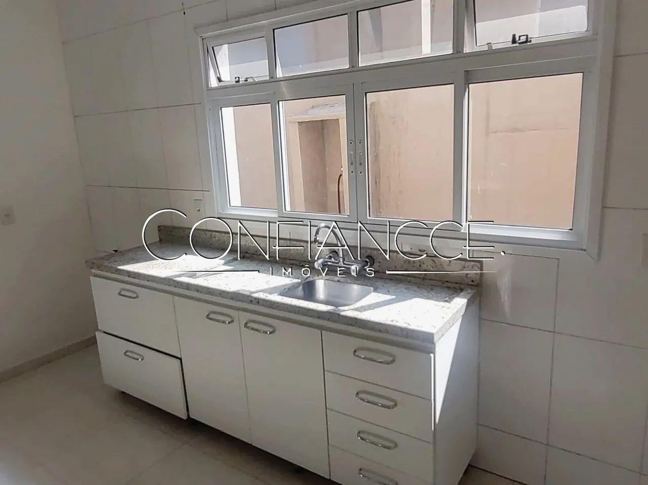 Casa, Sobrado com 4 quartos para alugar no Tarumã, Curitiba - PR | Confiancce Imóveis - Foto 15