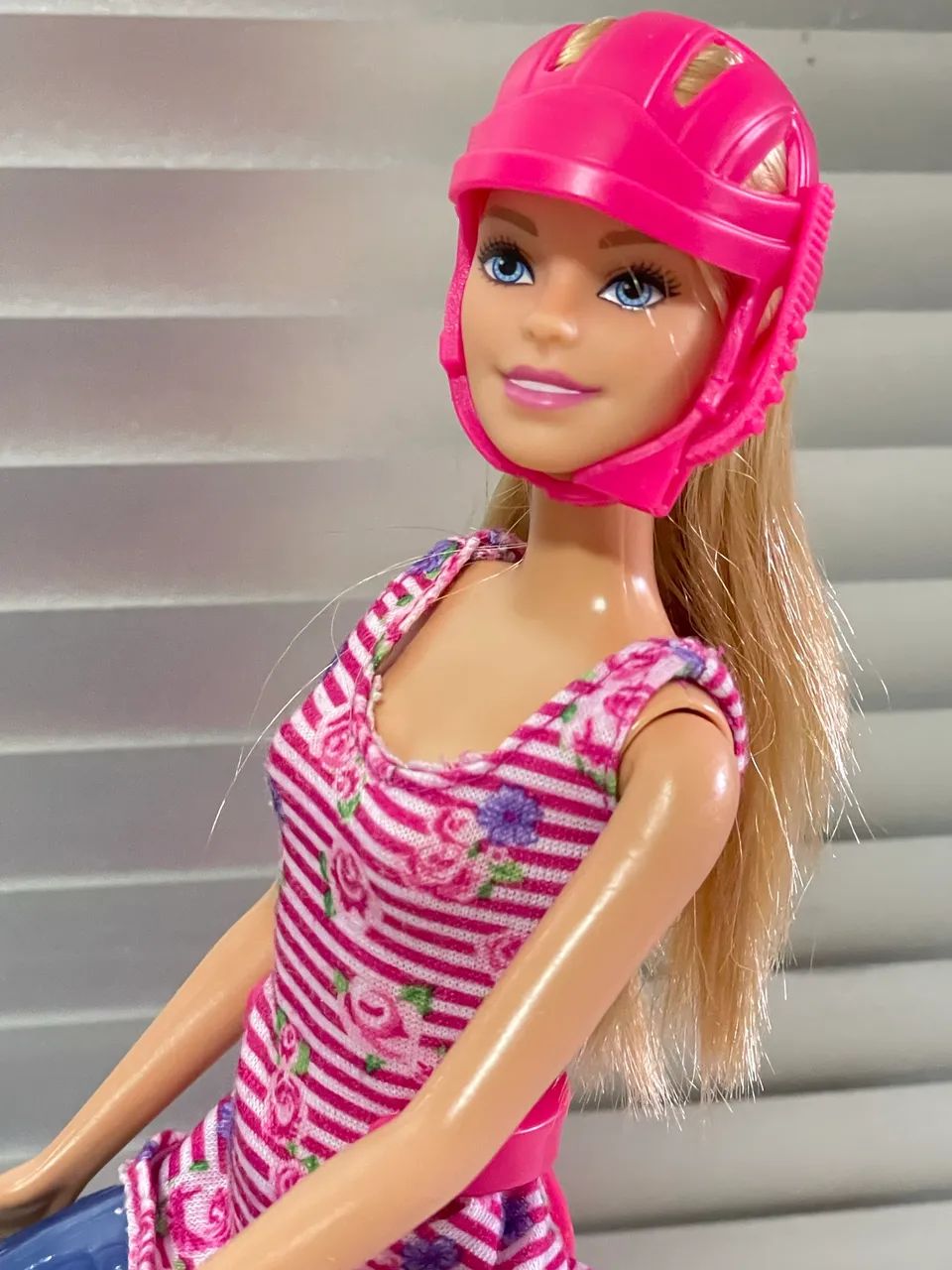 Barbie ciclista com seus cachorros  - Foto 3