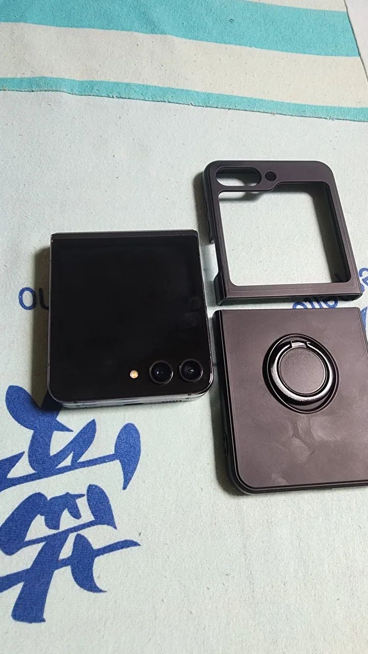 Galaxy z flip5 512 Gb 8 de Ram - Foto 3