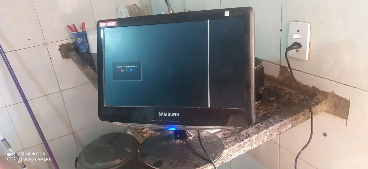 MONITOR SAMSUNG COM SUPORTE E CABOS EM BOAS CONDIÇÕES  - Foto 4