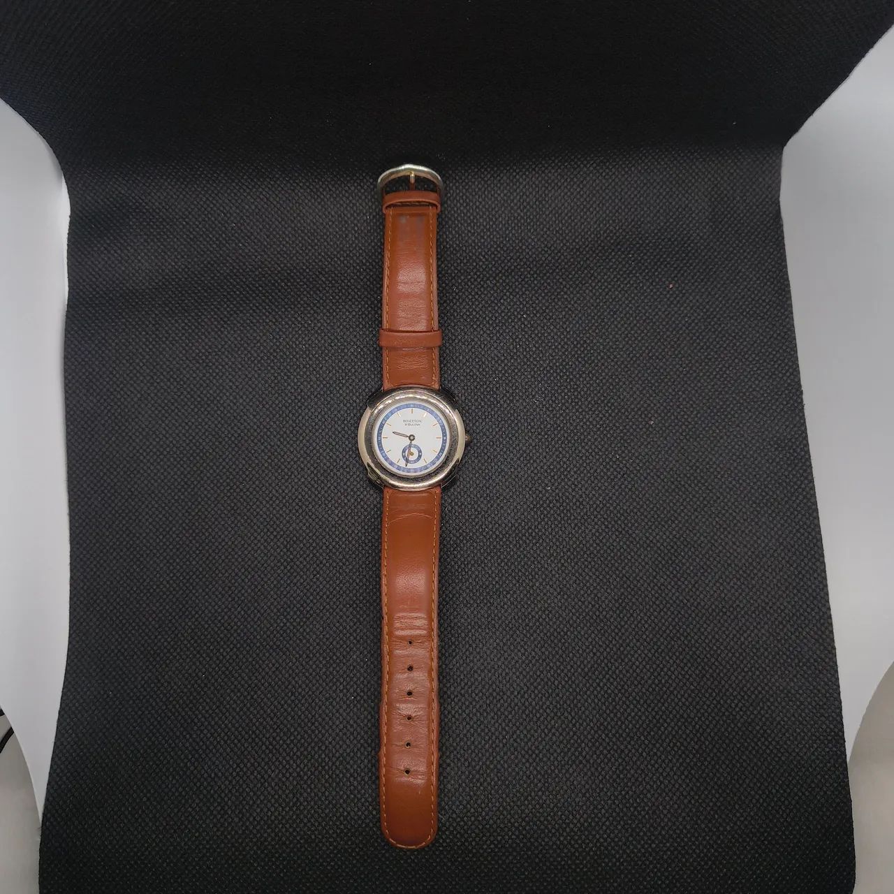 Relógio modelo vintage Benetton by Bulova