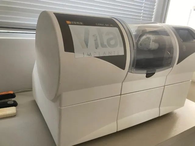 FRESADORA SIRONA CEREC MC XL PREMIUM PACKAGE SN 304013 - Foto 2