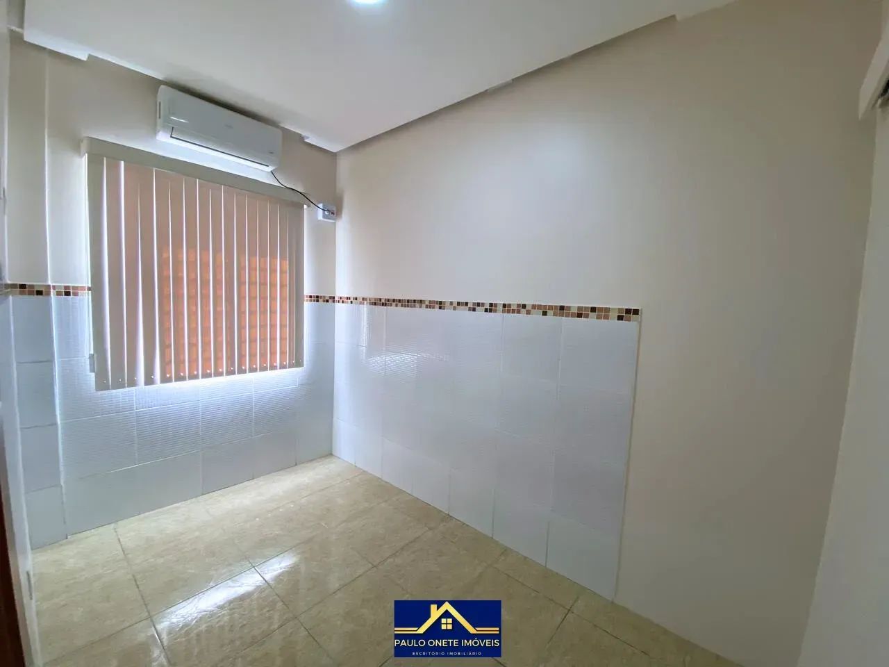 ALUGA-SE - SALA COMERCIAL NO TÉRREO  12M²  AV. JOÃO VALÉRIO - Foto 3