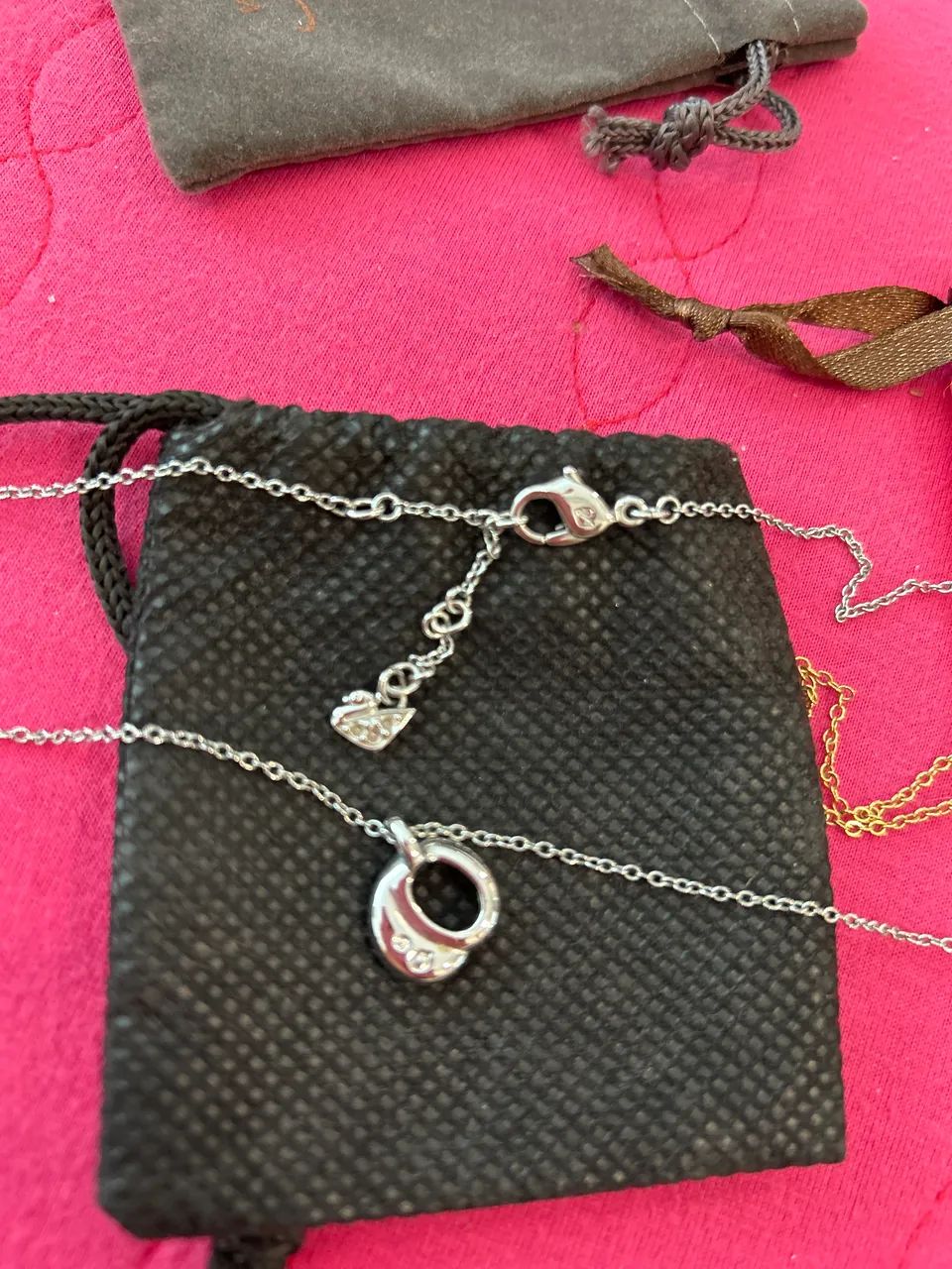 Lindo colar marca svarovisk