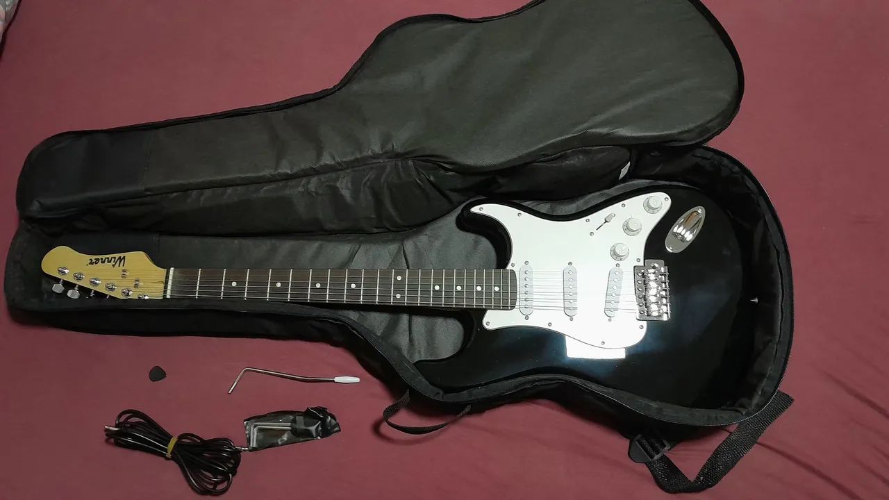 Guitarra Stratocaster Bem Cuidada - Foto 4