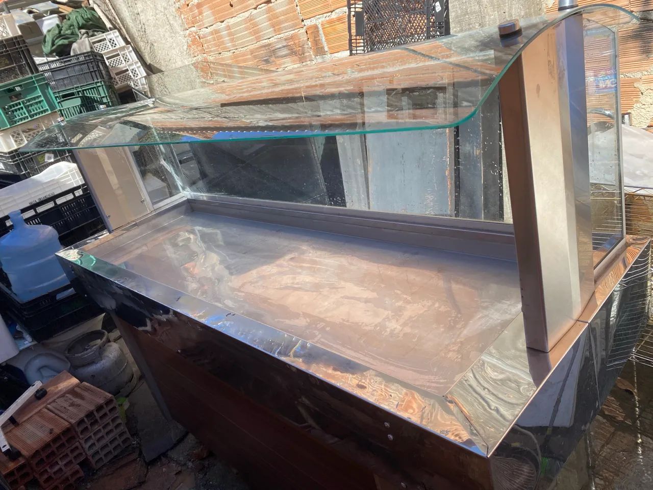Vitrine refrigerada inox com vidro curvo - Foto 4