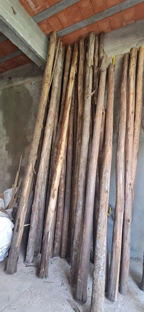 Pontaletes eucalipto e tábuas 