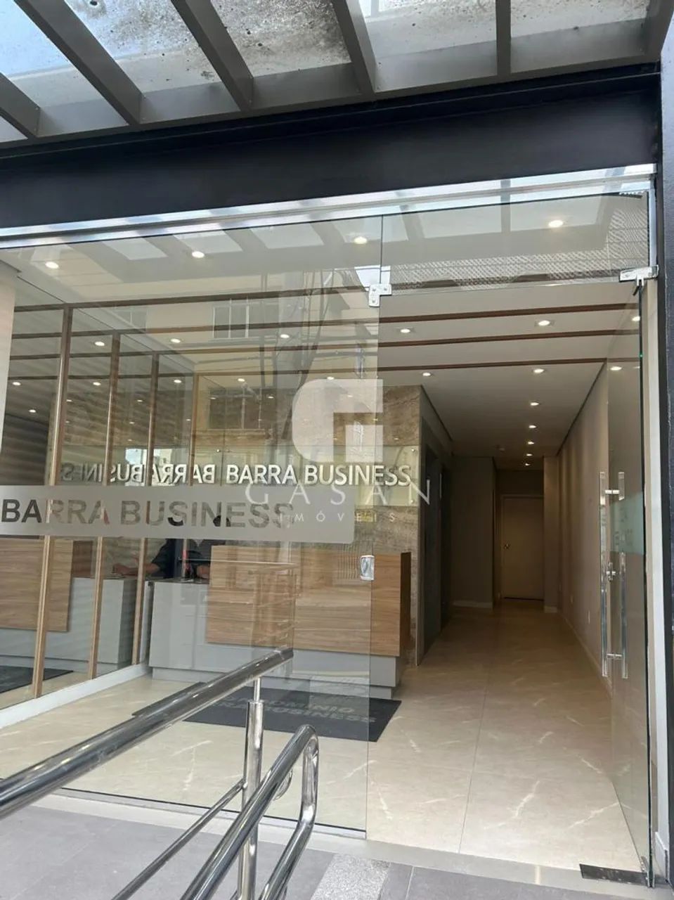 EXCELENTE SALA PARA LOCAÇÃO NO