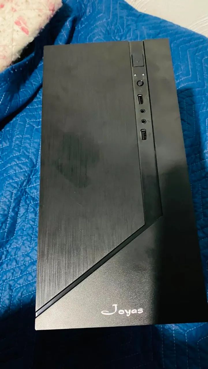Mini gabinete pouco tempo de uso 
