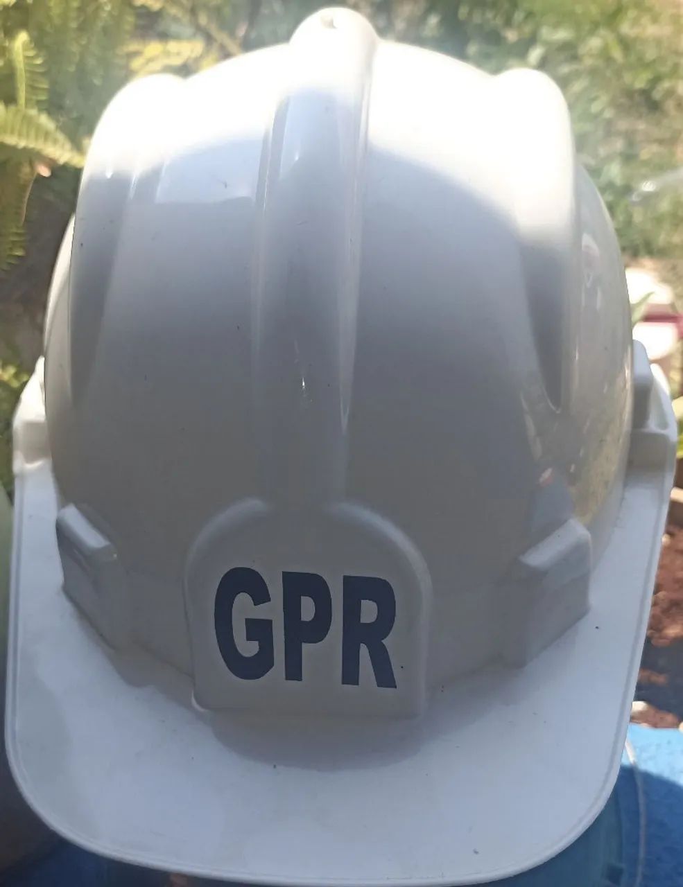 Capacete de uso individual usado