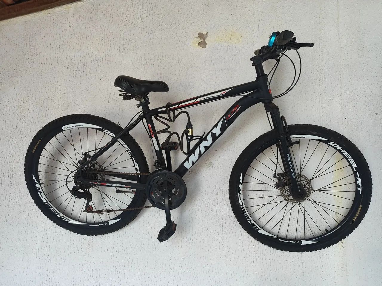 Duas bicicletas (sair rápido)