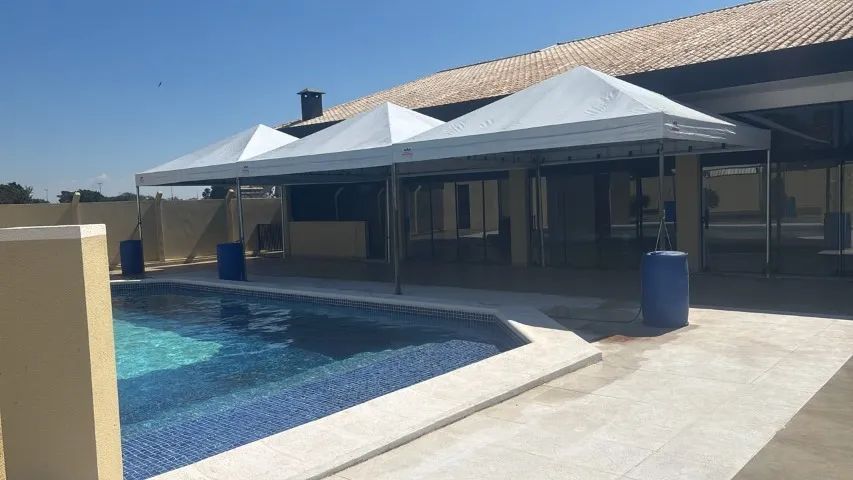 Aluguel de tendas.