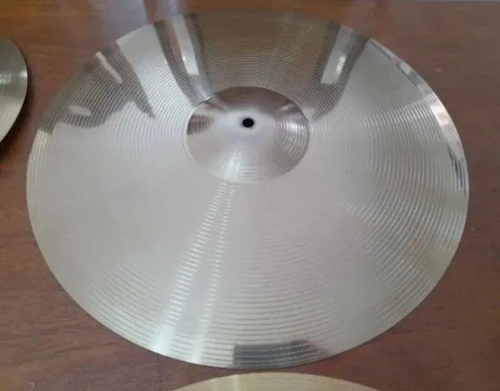 Prato crash 20" . Sem uso .liga em alloy - Foto 2